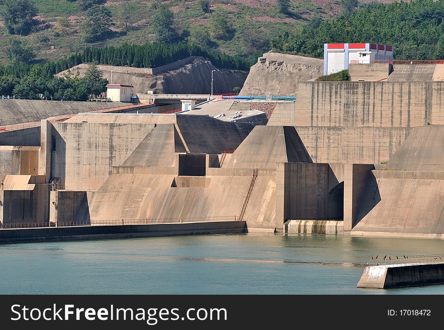 Water electricity plant construction