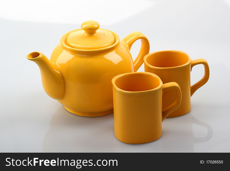 The Yellow teapot and mug