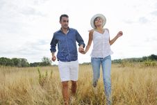 Happy Couple Enjoying Countryside Picnic Royalty Free Stock Image Happy Couple Enjoying Countryside Picnic Royalty Free Stock Image