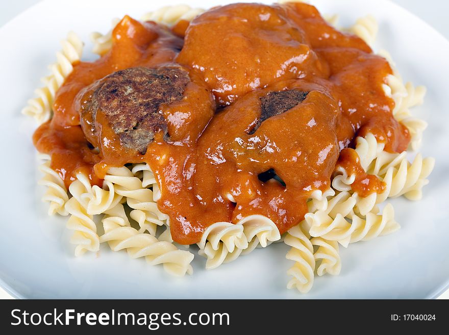 Meatballs With Tomato Sauce And Fusilli