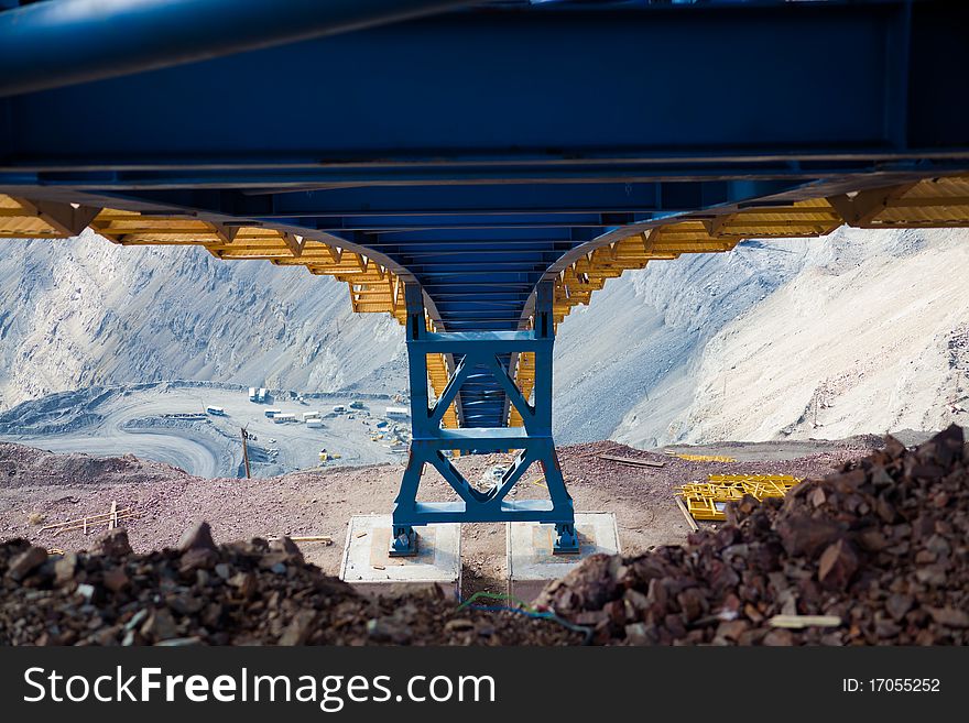 Construction of the ore conveyor in open pit mining