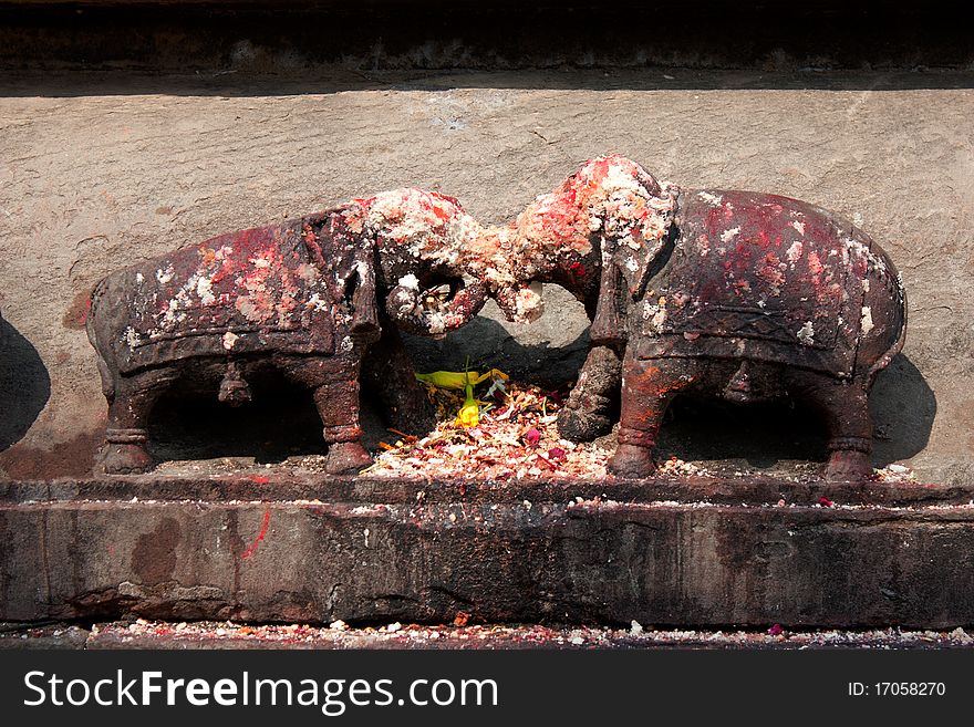 Two Elephant Idol Craved Statue