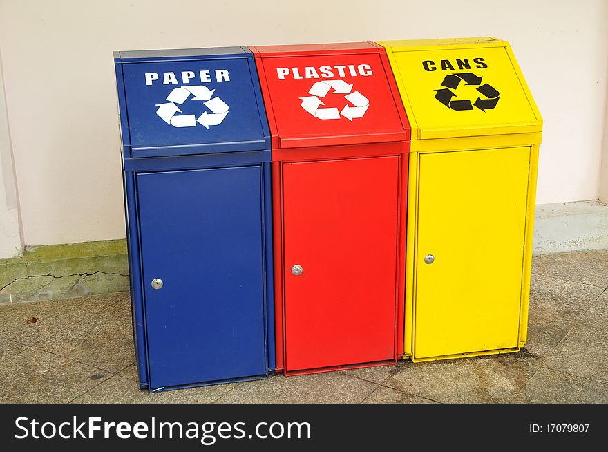 Colorful Recycle Bin For Recycleable Garbage