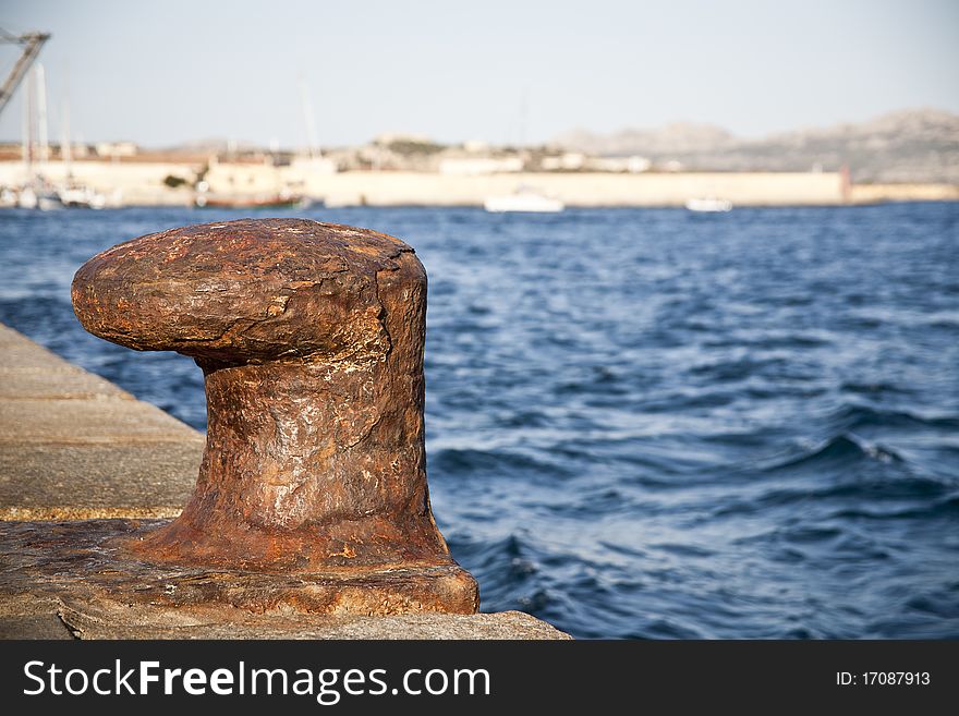 Anchorage on the quay of the port of La Maddalena