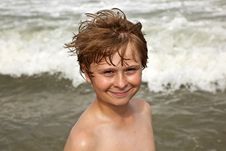 Cute Boy Enyoys The Water In The Ocean Royalty Free Stock Images Cute Boy Enyoys The Water In The Ocean Royalty Free Stock Images