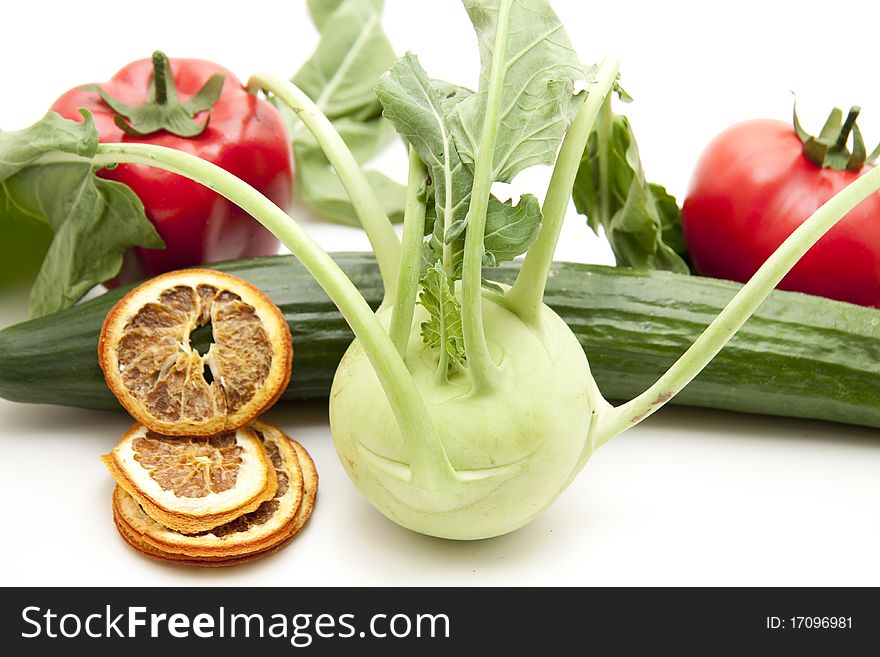 Cucumber and kohlrabi with lemon