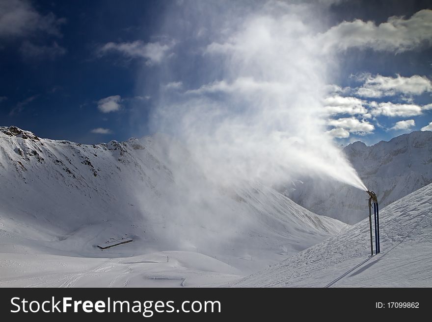 Snowmaker Free Stock Images & Photos 17099862