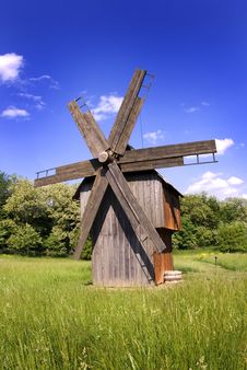 Windmill On Green Field Stock Images Windmill On Green Field Stock Images