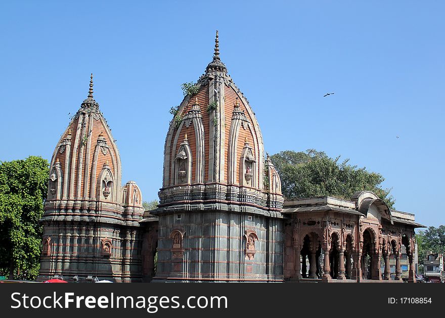 Temple constructed by Holkar family of Indore in19th century.These sculptures made as per Rajput and Mughal empires. Temple constructed by Holkar family of Indore in19th century.These sculptures made as per Rajput and Mughal empires.