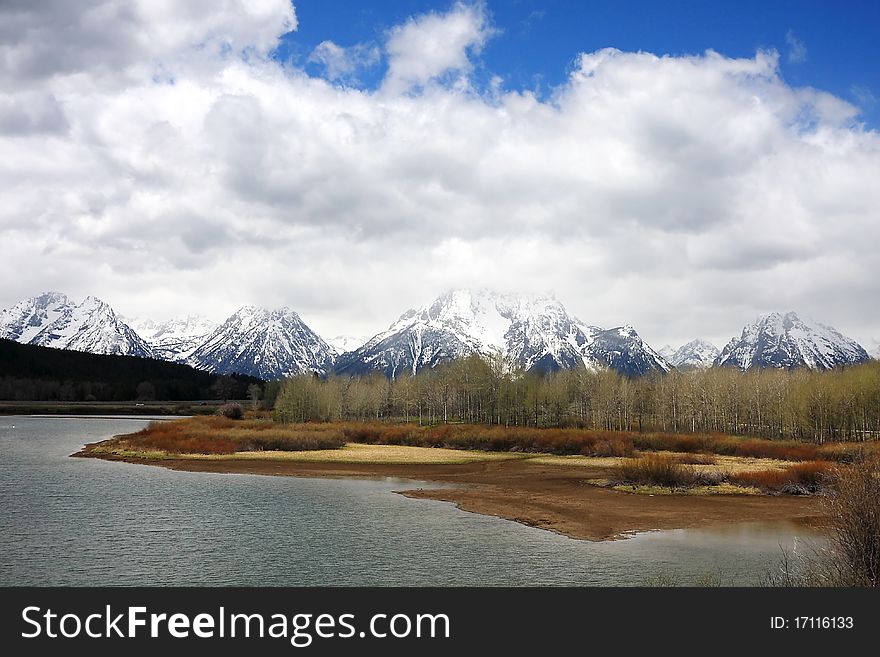 Scenic landscape of Grand tetons national park from Oxbow bend