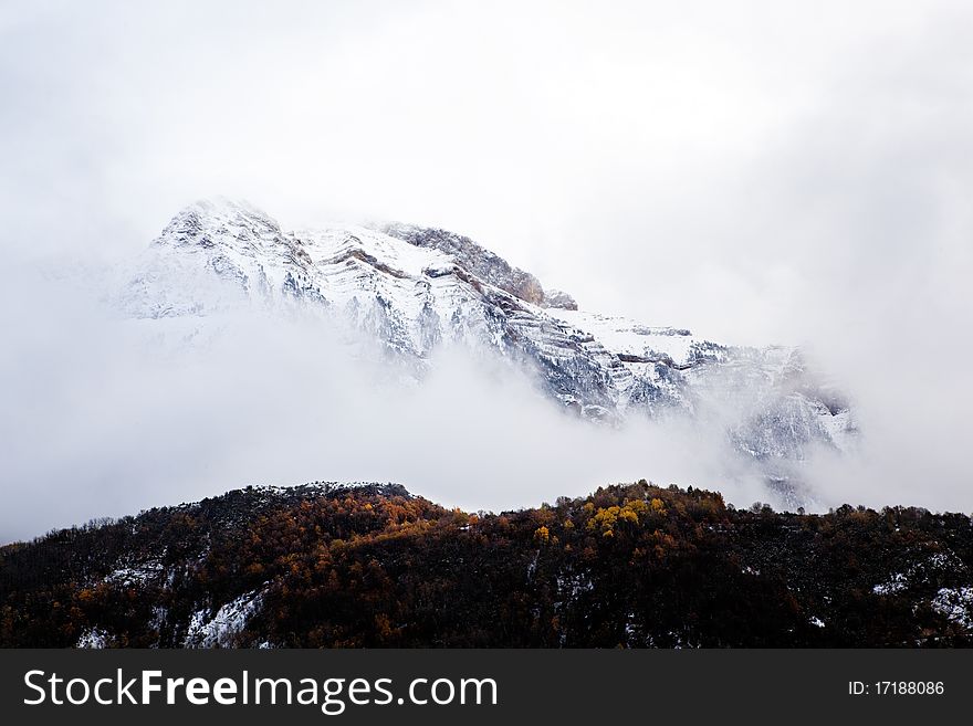 Snow Mountain detail and fog