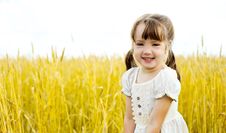 Girl In The Field Royalty Free Stock Photos Girl In The Field Royalty Free Stock Photos