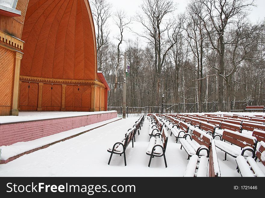 Winter snow straw-hat theatre 2