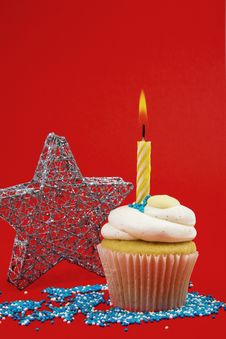 Cupcake With Candle Royalty Free Stock Photos Cupcake With Candle Royalty Free Stock Photos