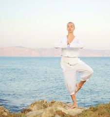 Beautiful Young Woman Doing Yoga Exercise Royalty Free Stock Photography Beautiful Young Woman Doing Yoga Exercise Royalty Free Stock Photography