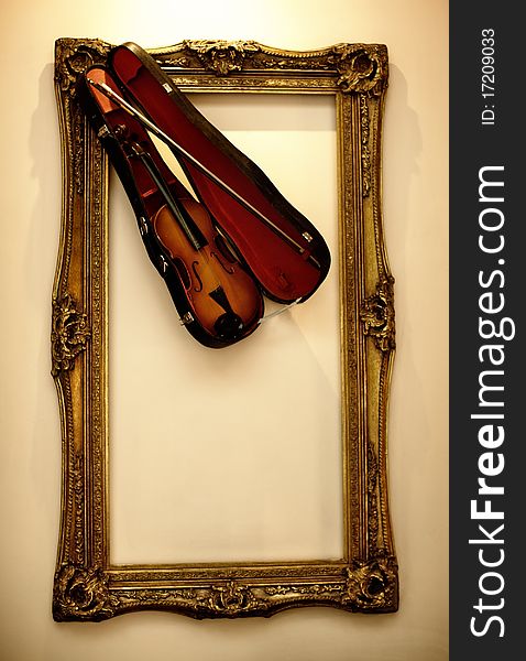 Picture Frame With The Violin