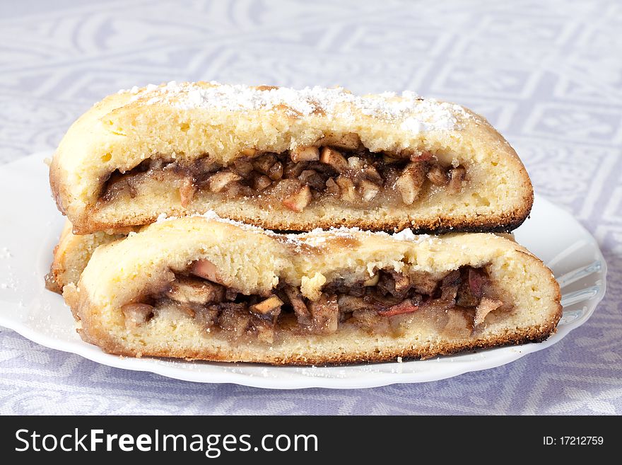 Rich Strudel With Apples