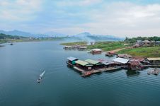 Houseboat In Thailand Royalty Free Stock Image Houseboat In Thailand Royalty Free Stock Image