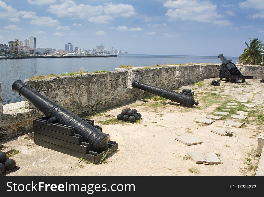 Defense cannons in old colonial Havana city (III)
