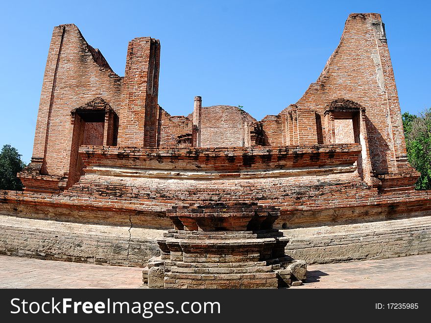 Old vihara - Buddha image hall à¸™à¸ž large hall in a Thai temple