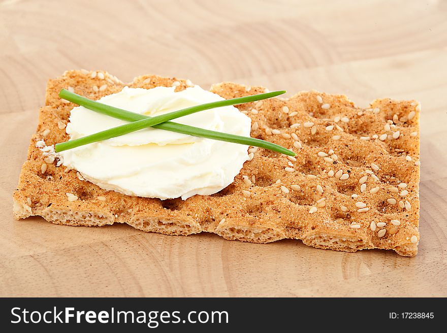 Healthy diet with crispbread on bred