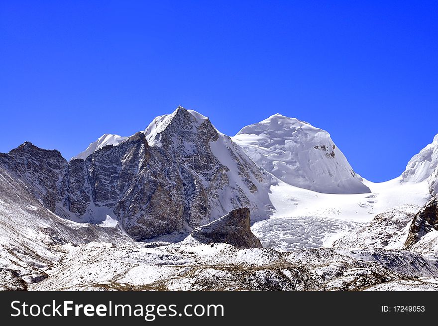 Beautiful shot of snow laden peaks at sikkim, india. Beautiful shot of snow laden peaks at sikkim, india