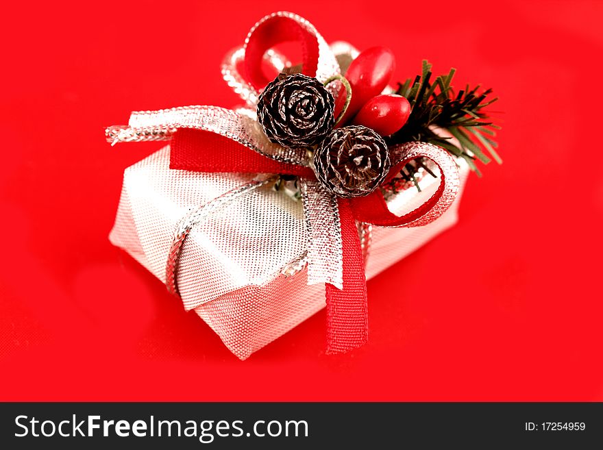 Christmas ornament / small box present