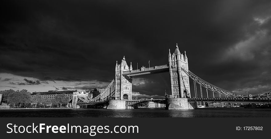 The towerbridge in london england in black and white