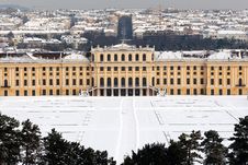 Schönbrunn Palace With Snow Royalty Free Stock Image Schönbrunn Palace With Snow Royalty Free Stock Image