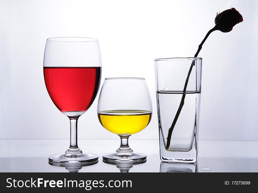 Photo still life color wine glass