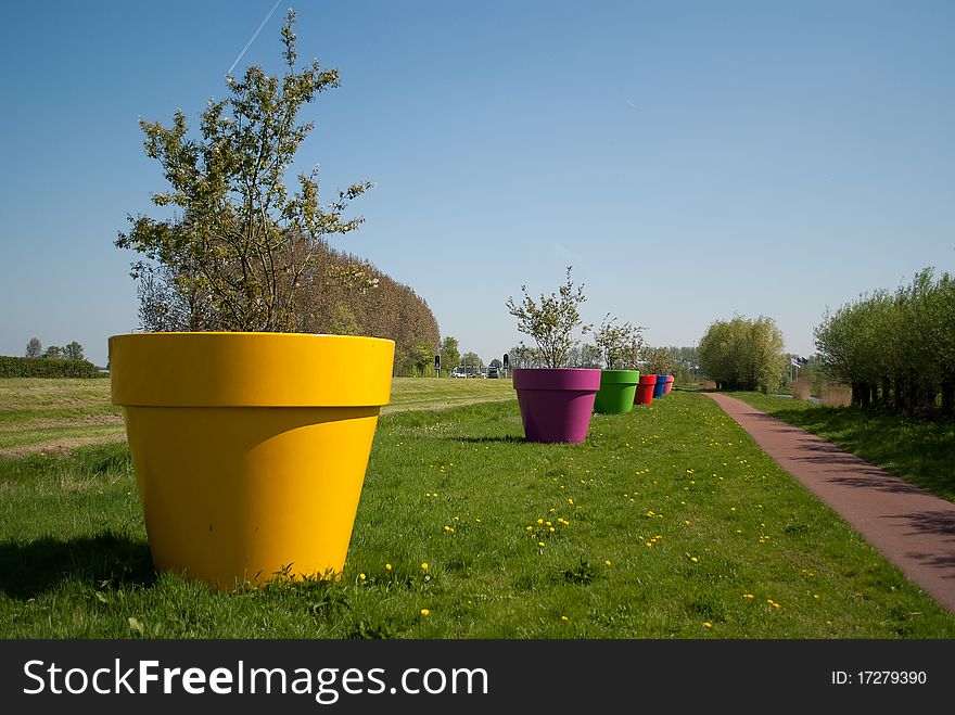 Hugh flowerpots can be seen near the road by Airport Zestienhoven in Rotterdam and is biggest free colourchecker in Europe. Hugh flowerpots can be seen near the road by Airport Zestienhoven in Rotterdam and is biggest free colourchecker in Europe.
