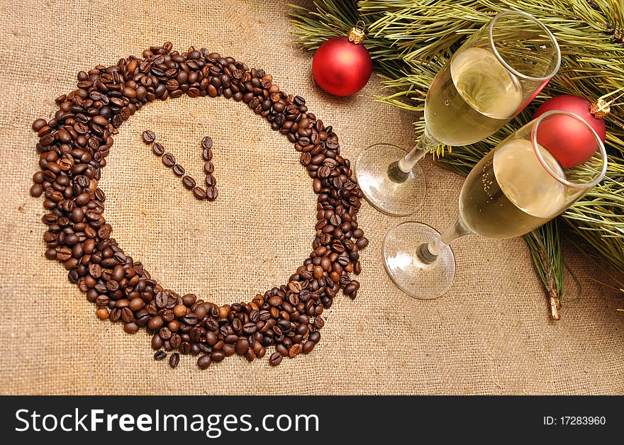 Coffee clock from the grain. five minutes before the new year