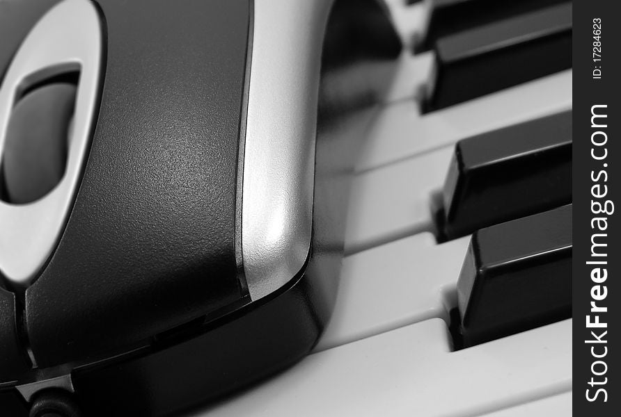 Piano keys & mouse