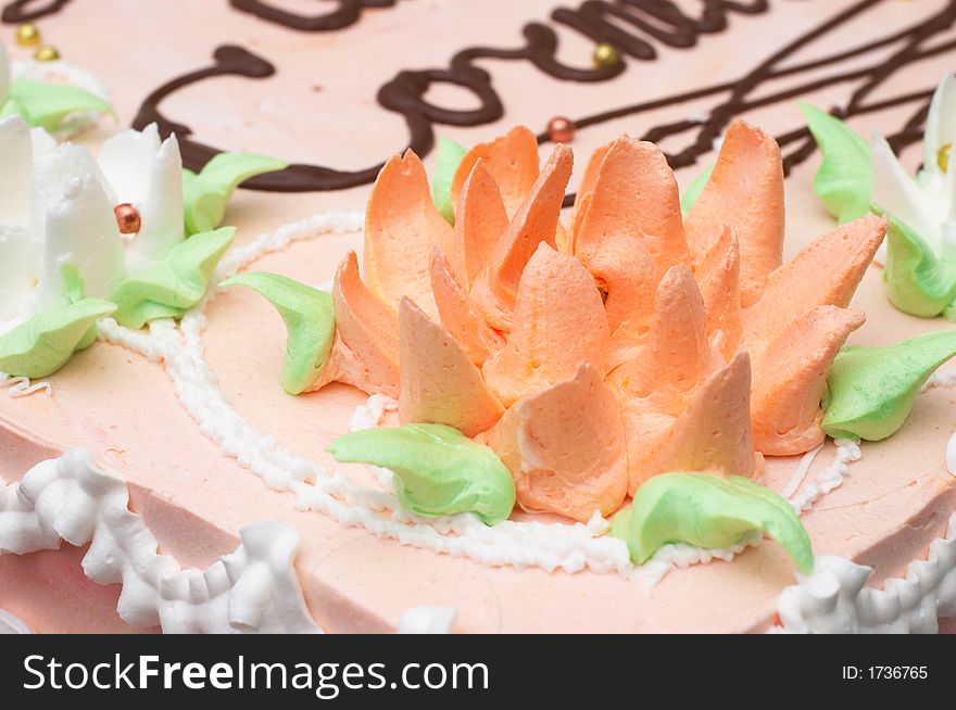 Cream decoration on cake