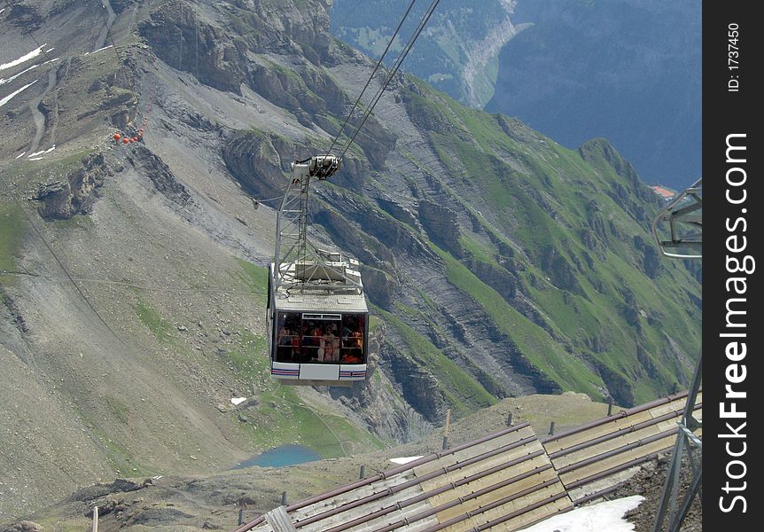 Ski-lift running through the mountains