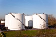 White Tanks In Tank Farm With Blue Sky Royalty Free Stock Images White Tanks In Tank Farm With Blue Sky Royalty Free Stock Images