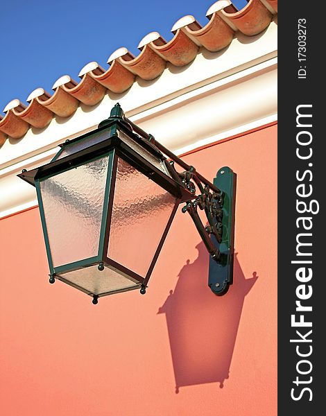 Traditional exterior lamp