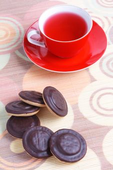 Cup Of Tea And Chocolate Iced Cookies Royalty Free Stock Images Cup Of Tea And Chocolate Iced Cookies Royalty Free Stock Images