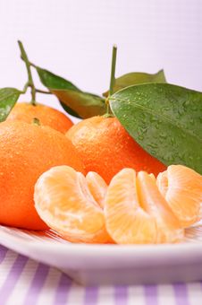 Whole And Sectioned Clementines Stock Photography Whole And Sectioned Clementines Stock Photography