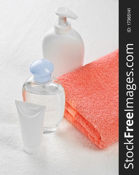 Set for bathing bottles tube towel white blue red