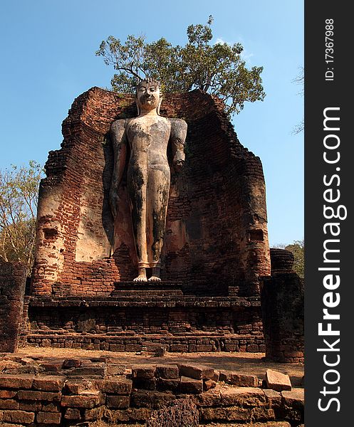 Buddha image in Wat Phra Si Iriyabot, Thailand