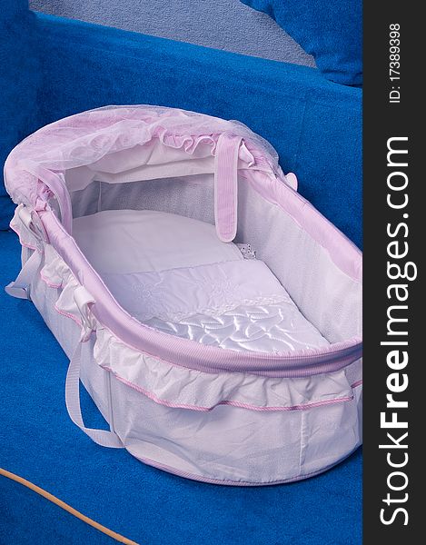 Children's portable bed-basket for the baby. Children's portable bed-basket for the baby.