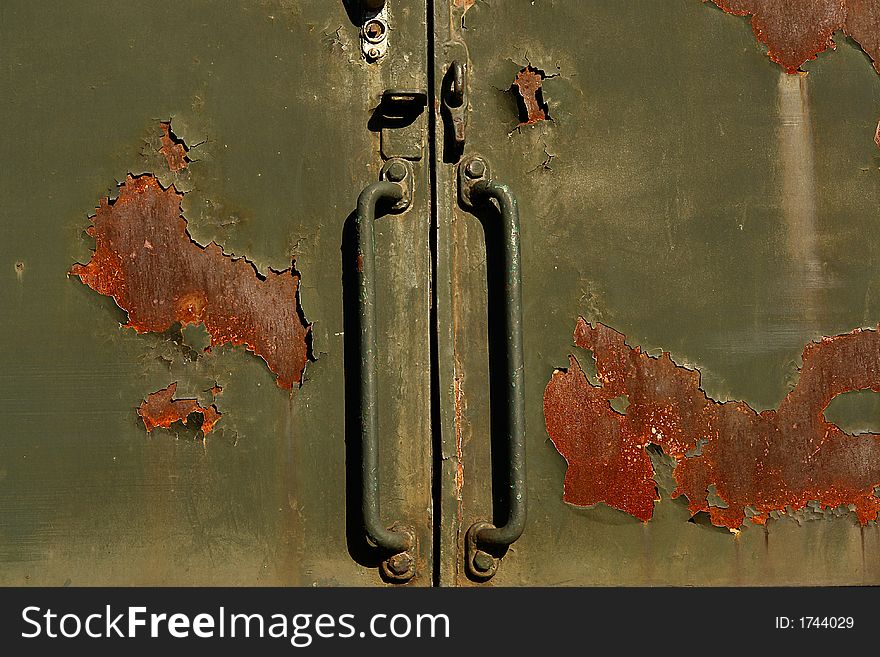 Knobdoor and rust on old train