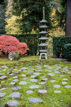 Shrine In A Japanese Garden Royalty Free Stock Images Shrine In A Japanese Garden Royalty Free Stock Images