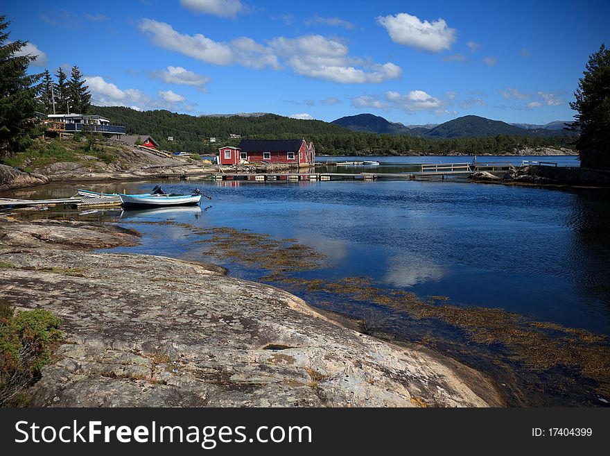 Beautifull Norway, bay  with boats and pier