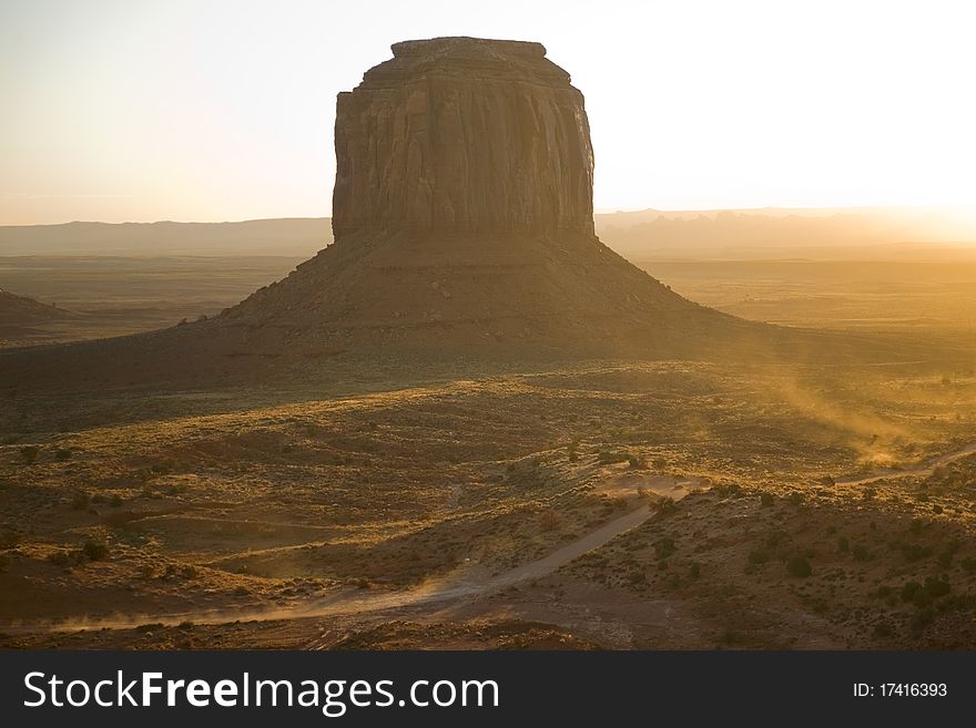 Sunrise at Monument Valley (Utah, USA)