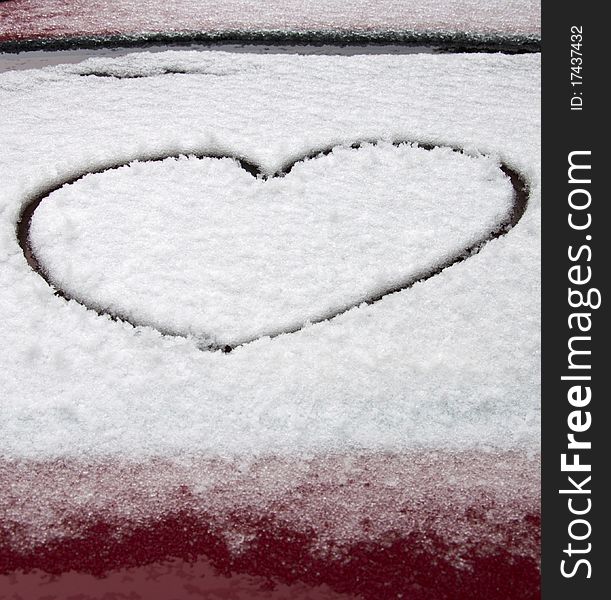 Heart-shaped pattern of the car body