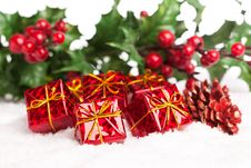 Gift Boxes With Pinecone Royalty Free Stock Photography Gift Boxes With Pinecone Royalty Free Stock Photography