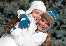 Two Cheerful Girls Twins, In The Park Royalty Free Stock Images Two Cheerful Girls Twins, In The Park Royalty Free Stock Images