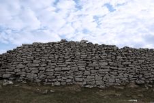 High Stone Wall Royalty Free Stock Images High Stone Wall Royalty Free Stock Images